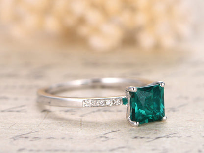 6mm-princess-cut-emerald-engagement-ring-14k-white-gold-may-birthstone-diamond-band