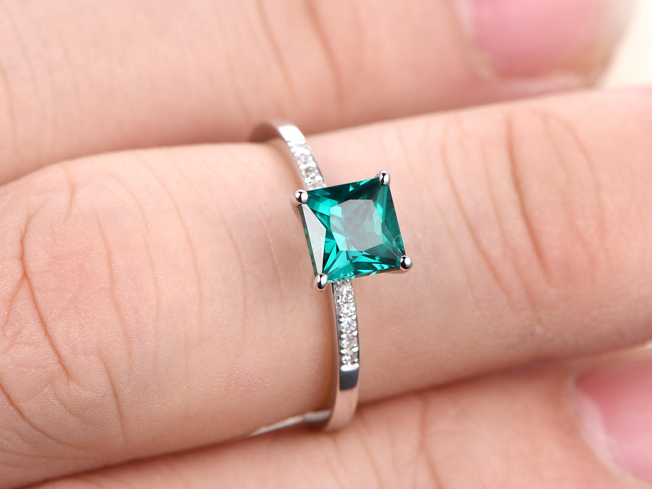 6mm-princess-cut-emerald-engagement-ring-14k-white-gold-may-birthstone-diamond-band