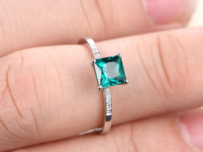 6mm-princess-cut-emerald-engagement-ring-14k-white-gold-may-birthstone-diamond-band