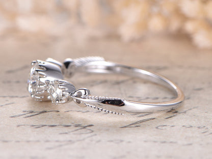 Bague en or blanc 14 carats sertie de moissanite ronde de 5 mm, bague de fiançailles et alliance en moissanite, bague de fiançailles trois pierres, bague femme, bague de mariée