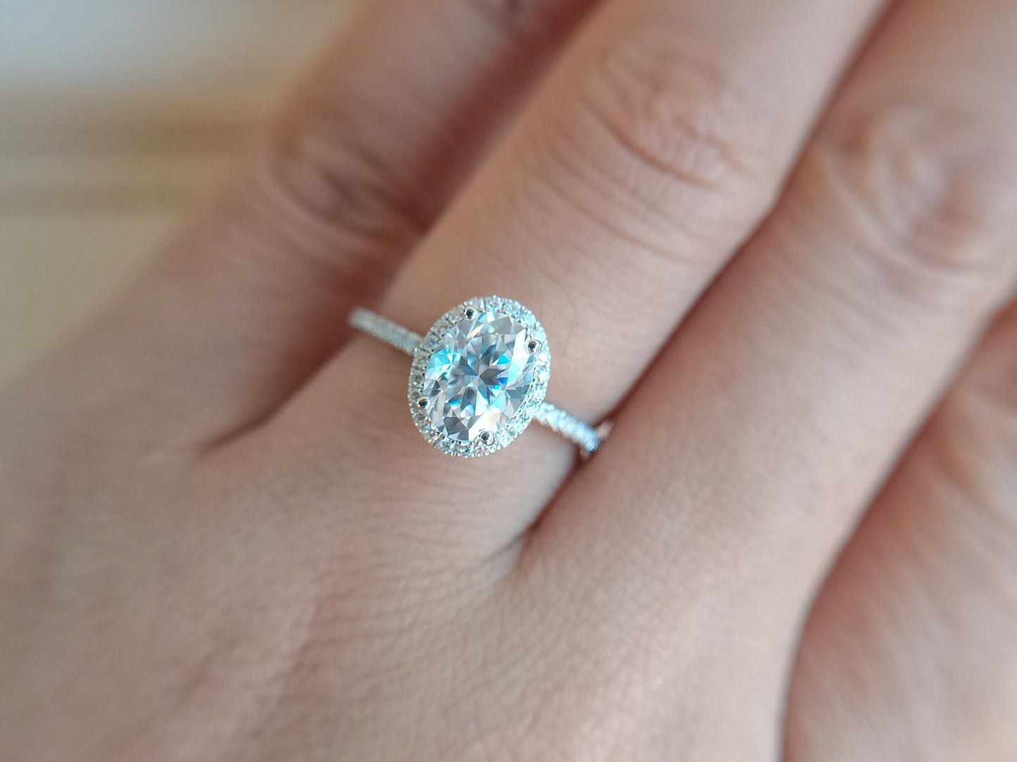 Bague en or blanc avec moissanite VVS 6x8 mm, bague de fiançailles ovale en moissanite 1,5 ct, alliance en or rose 14 carats avec halo de moissanite pour femme
