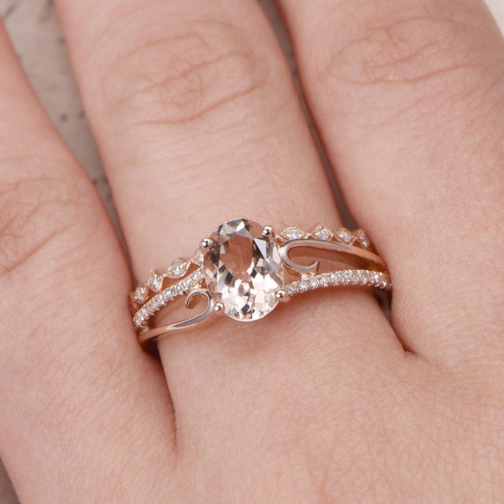 Bague de fiançailles en morganite, alliance en or rose 14 carats et diamants (ensemble de 2 bagues de promesse), bague en morganite 6x8 mm sertie de diamants sur toute l'éternité