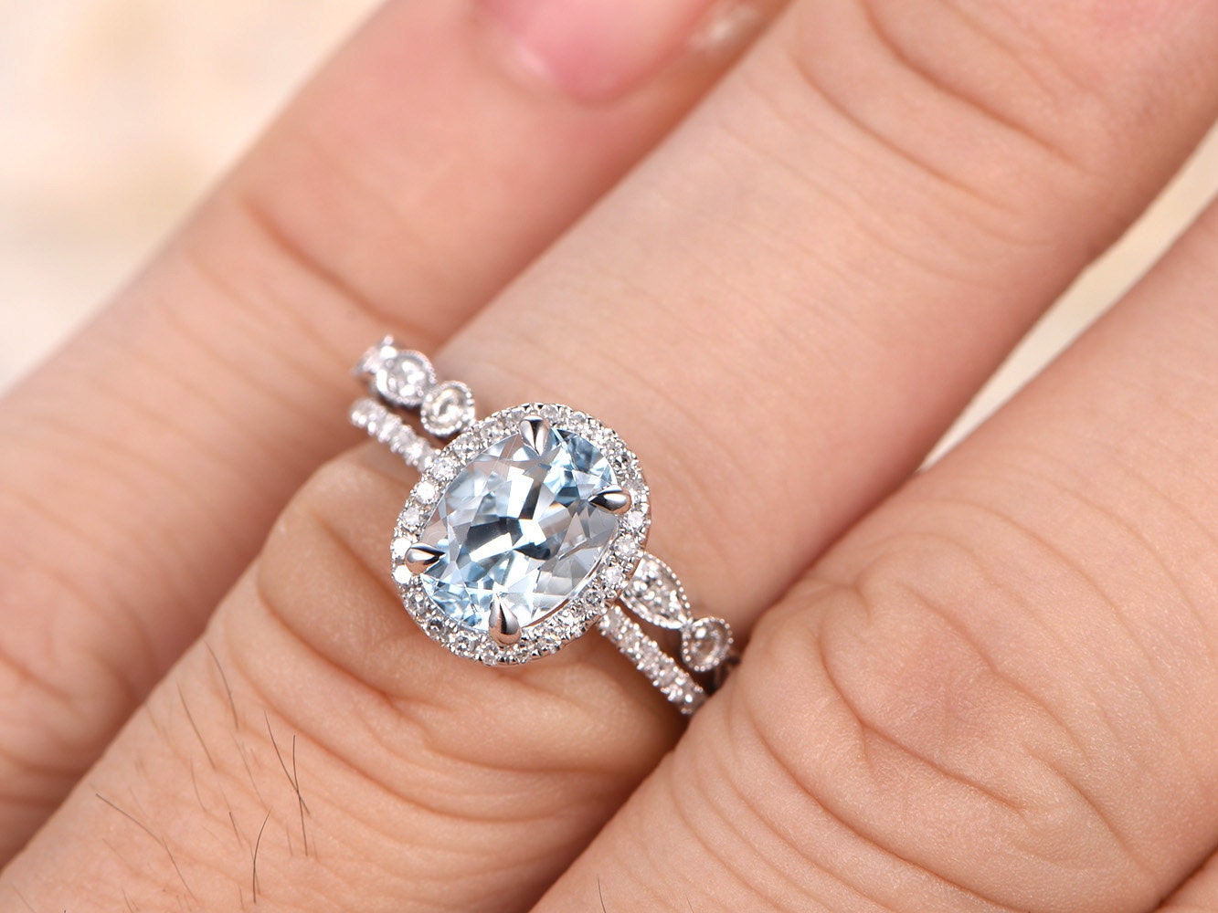 Ensemble de 2 bagues, bague en or blanc 14 carats avec aigue-marine ovale 6x8 mm et alliance assortie en diamant style Art déco, bague de fiançailles, bague d'anniversaire, bague de mariée