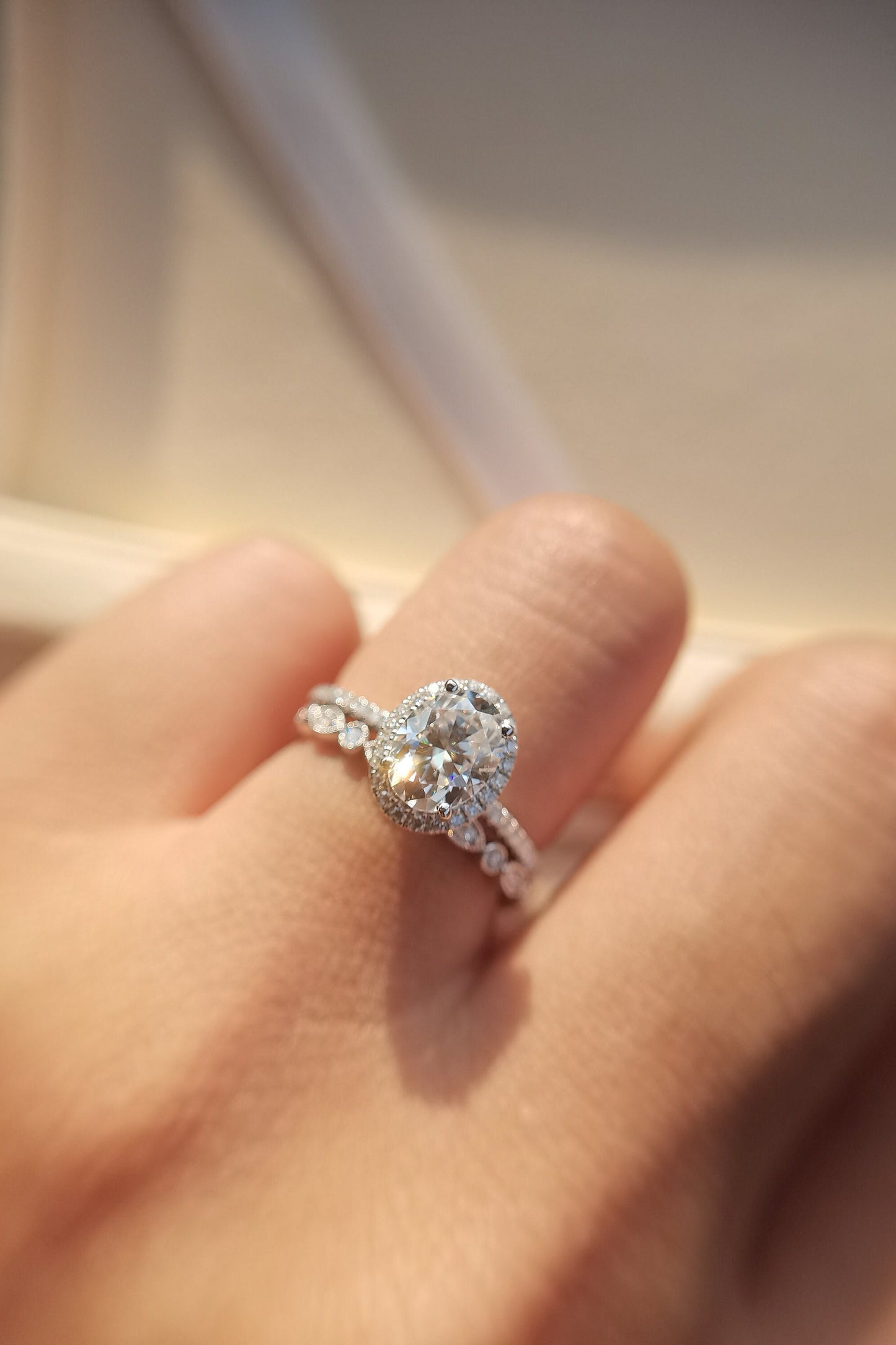 Ensemble de bagues de fiançailles en moissanite ovale, or blanc, alliance en moissanite 6x8 mm, bague de mariage en diamant, bagues en moissanite, ensemble de 2 bagues vintage