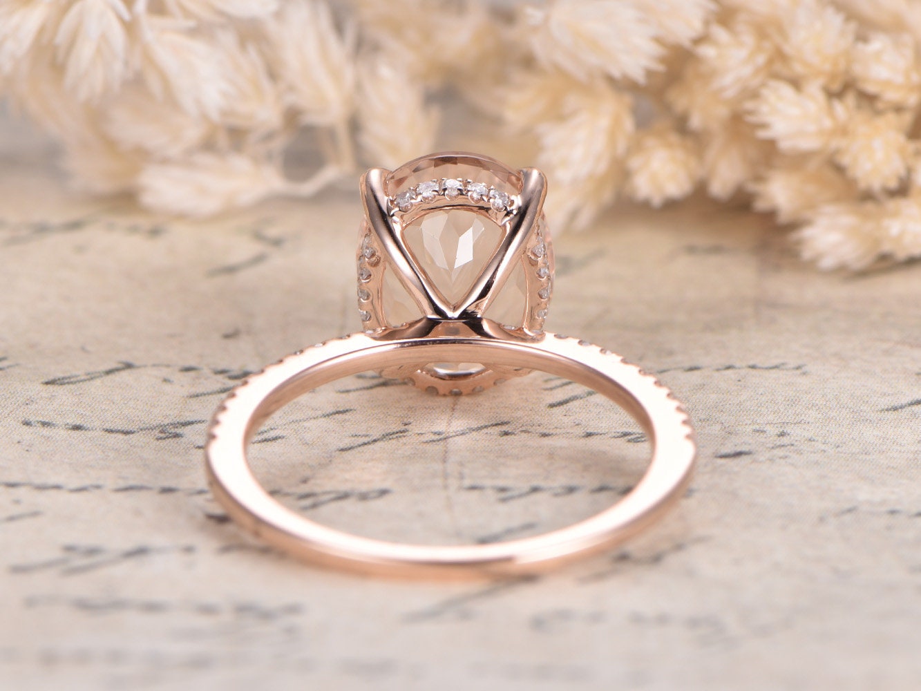 Bague de fiançailles en or rose 14 carats avec morganite ovale de 2,5 carats, or et diamants.