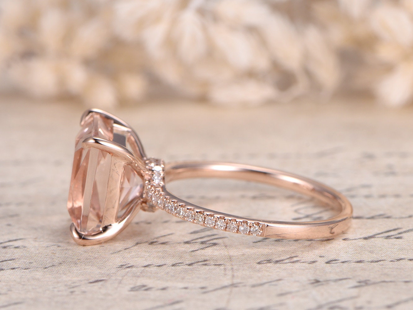 Bague en or rose 14 carats massif, sertie d'une morganite taille princesse de 9 mm, bague de fiançailles en morganite, bague solitaire en morganite, alliance pavée de diamants et morganite.