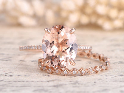 Ensemble de bagues de fiançailles en or rose 14 carats serties de diamants et ornées d'une morganite naturelle VS ovale de 10 x 12 mm.