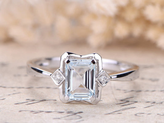 5x7mm-emerald-cut-aquamarine-engagement-ring-14k-white-gold-three-stone-plain-band