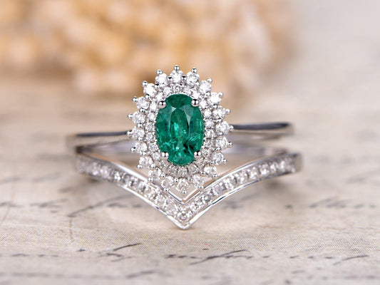 Bague de fiançailles en or blanc 14 carats massif avec émeraude naturelle ovale de 0,85 carat (pierre de naissance de mai), alliances (2 pièces), anneau en V serti de diamants.