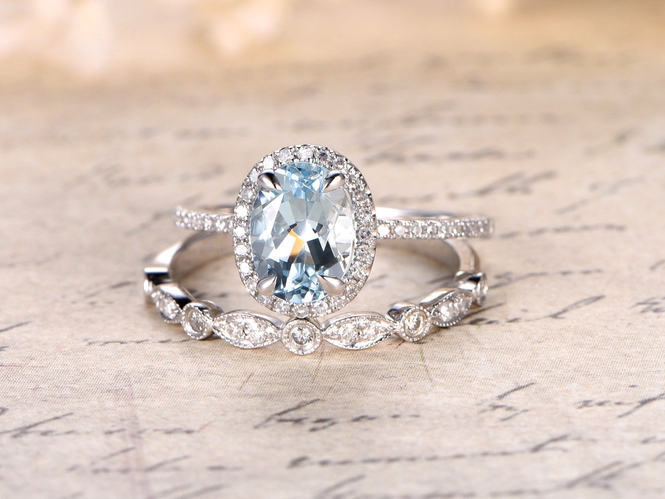 Ensemble de 2 bagues, bague en or blanc 14 carats avec aigue-marine ovale 6x8 mm et alliance assortie en diamant style Art déco, bague de fiançailles, bague d'anniversaire, bague de mariée