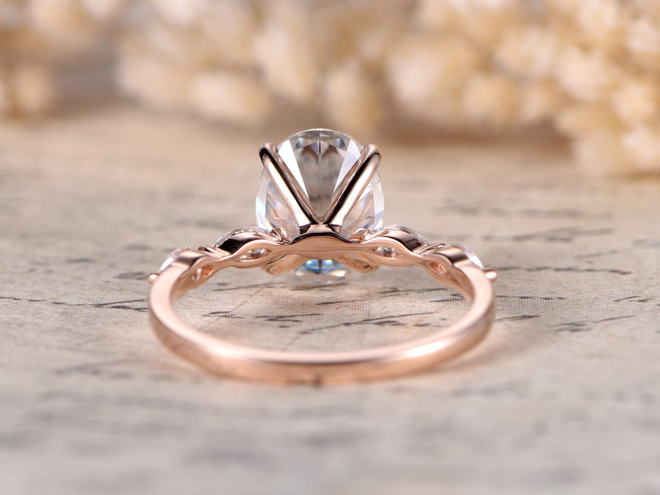 Bague de fiançailles en or rose 14 carats, solitaire unique, ornée d'une moissanite ovale 7x9 mm. Bague de mariage antique en or rose 14 carats.