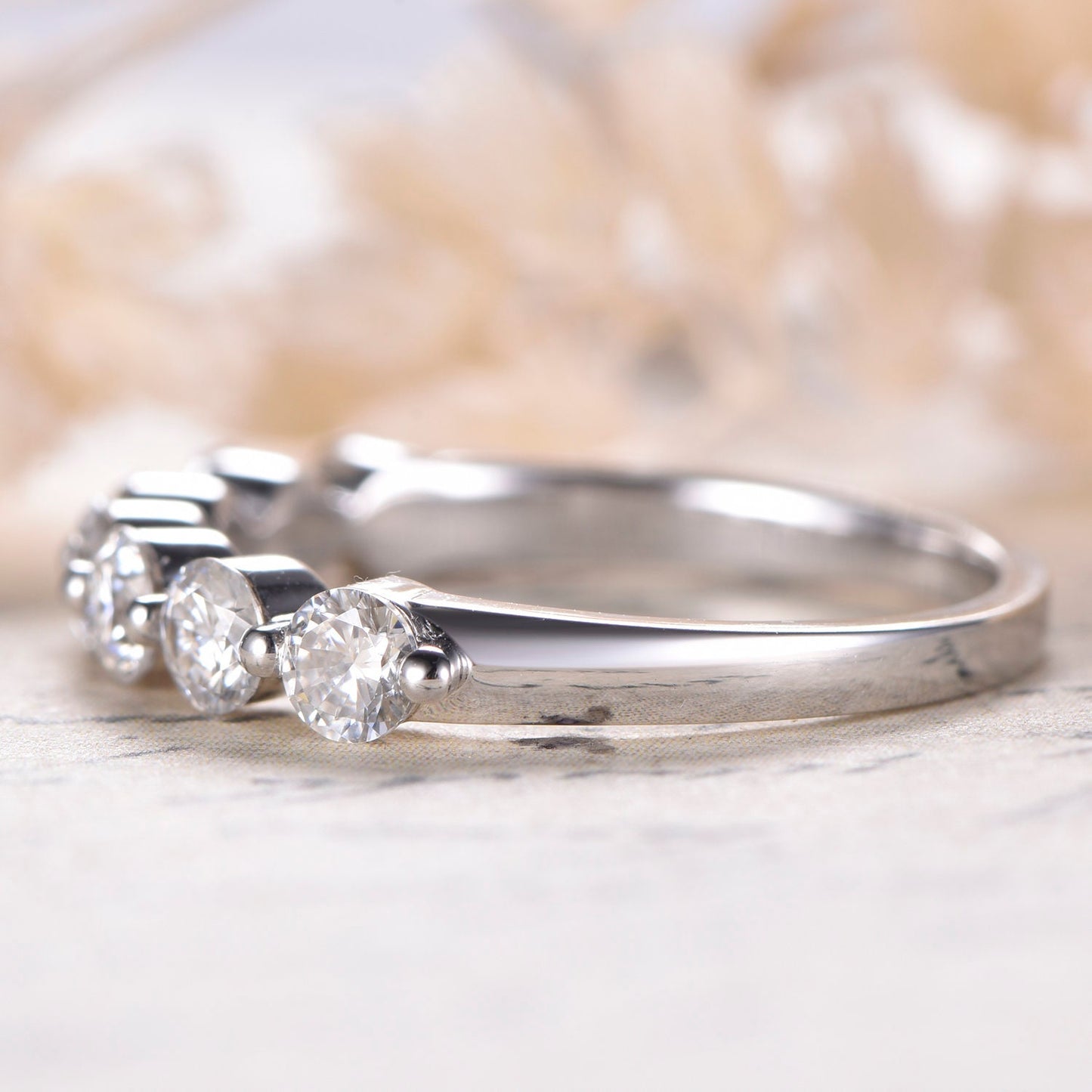 Alliance en moissanite, alliance éternité, bague 7 pierres, alliance, bague d'anniversaire, bague empilable, alliance assortie, or blanc 14 carats