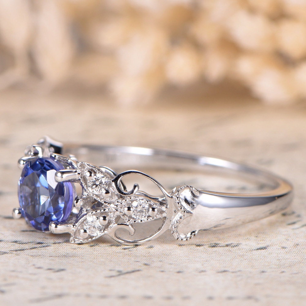 5mm-round-cut-natural-tanzanite-engagement-ring-14k-white-gold-diamond-floral-design