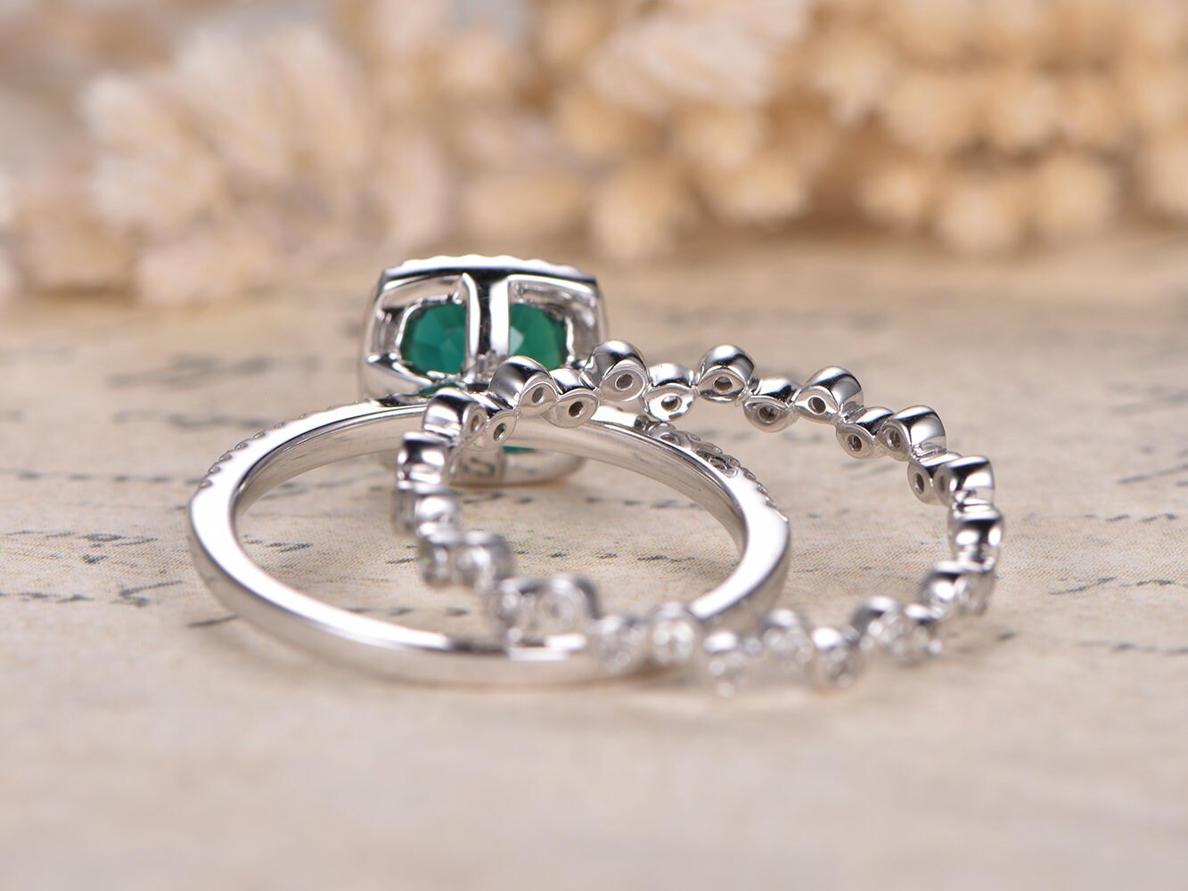 6mm-cushion-cut-emerald-engagement-ring-set-2pcs-14k-white-gold-diamond-matching-band-may-birthstone