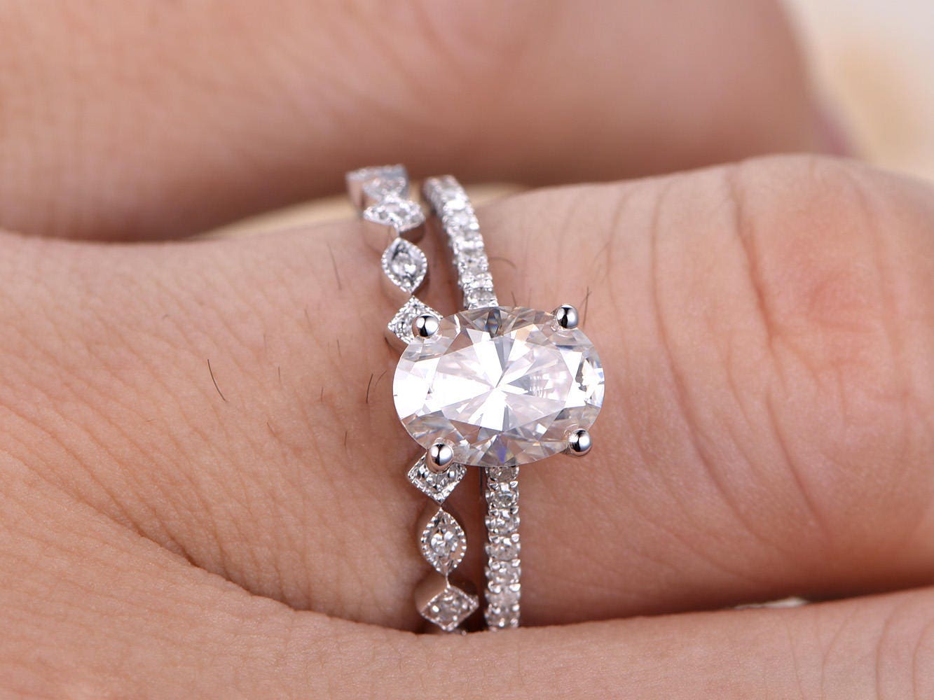 Ensemble de bagues en moissanite ovale 6x8, bague de fiançailles vintage en or blanc 14 carats massif et moissanite, 2 alliances en diamant, demi-alliance en diamant