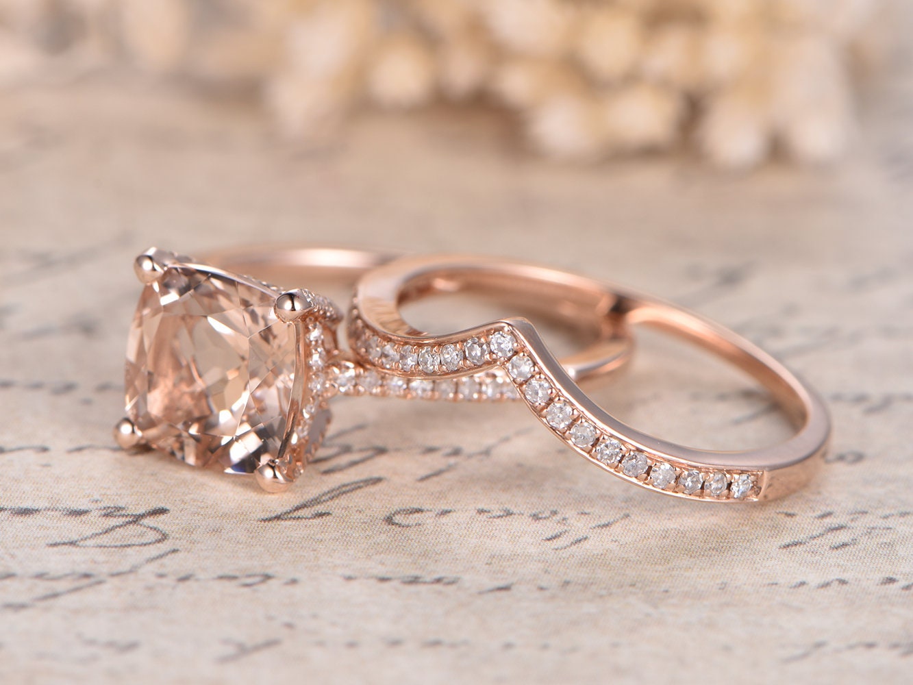 Ensemble de bagues en morganite 8 mm, or rose et diamants : alliance, bague de fiançailles, solitaire, bague de demande en mariage (2 pièces).