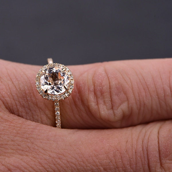 Bague de fiançailles en morganite ronde de 7 mm, sertie de diamants pavés, alliance et halo de diamants, cadeau de Saint-Valentin, or jaune 14 carats, style vintage.