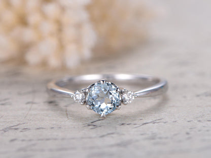 Bague de fiançailles en aigue-marine ronde de 5 mm VS Bague en aigue-marine en or blanc 14 carats, anneau simple Art déco, bague de promesse Art déco avec diamant, bague de mariée