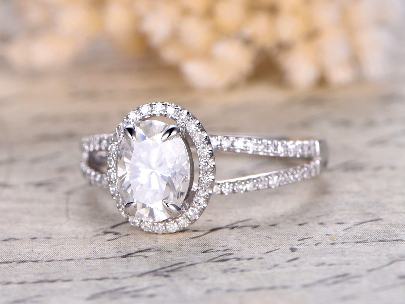 Bague de fiançailles en or blanc 14 carats avec moissanite ovale 6x8 mm, bague de promesse à anneau fendu, bague pour femme