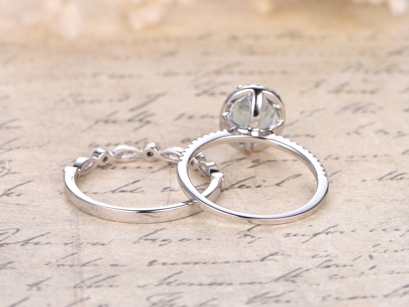 Ensemble de 2 bagues, bague en or blanc 14 carats avec aigue-marine ovale 6x8 mm et alliance assortie en diamant style Art déco, bague de fiançailles, bague d'anniversaire, bague de mariée
